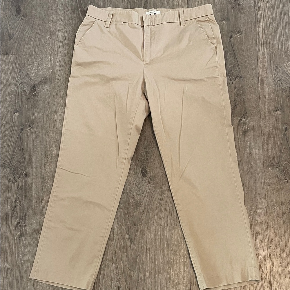 Vince Women's Classic Beige Khakis